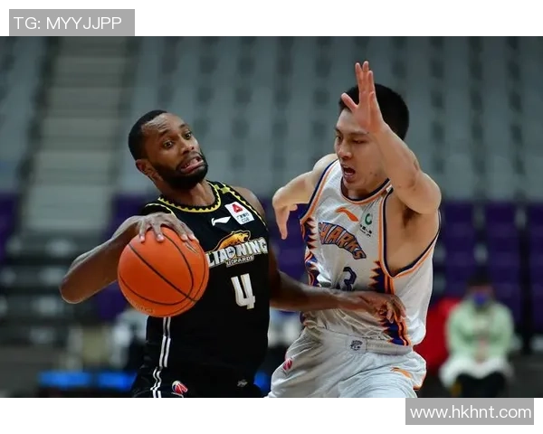 深入分析上海篮球队阵地战战术特点与执行策略